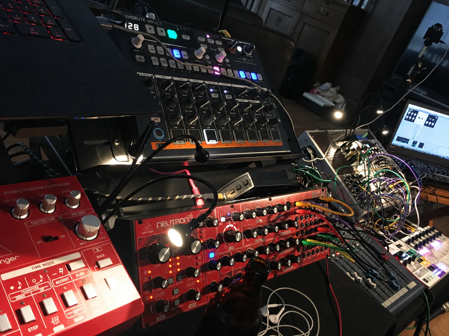 Synthesizers, mixer and modular system in the studio